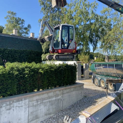 Etablering af swimmingpool til haven