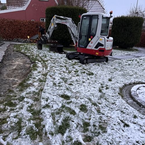 gravemaskine til udgravning af pool