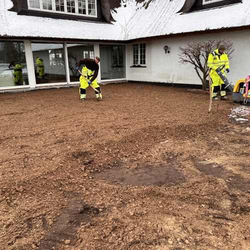 jordarbejde til nedgravet pool