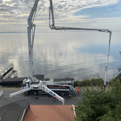 Krankørsel af swimmingpool