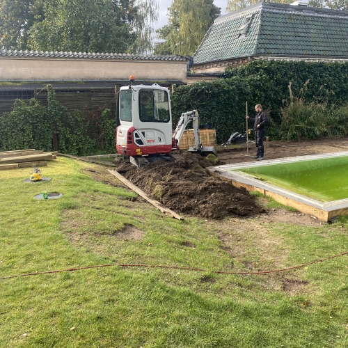 Nedgravet pool jordarbejde