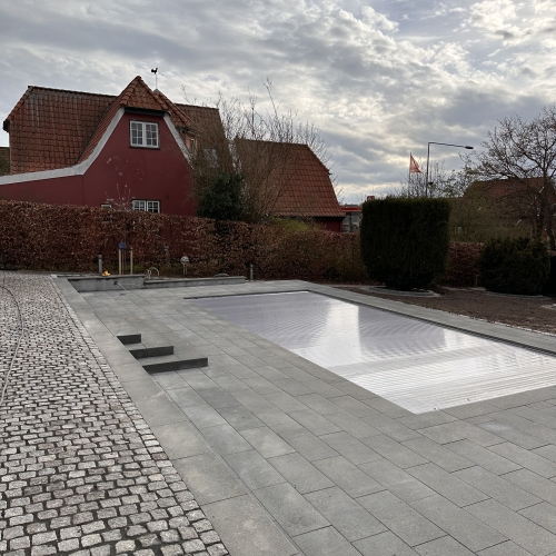 Nedgravet pool Roskilde