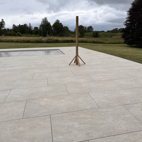 nye fliser ved swimmingpool