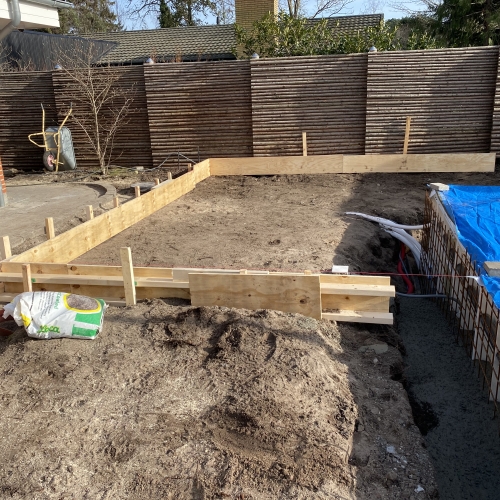 opbygning af terrasse og pool