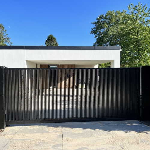 port til moderne hus med pool