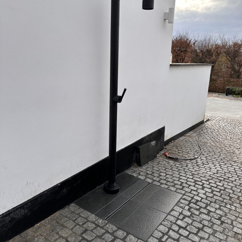 udendørs bruser ved pool